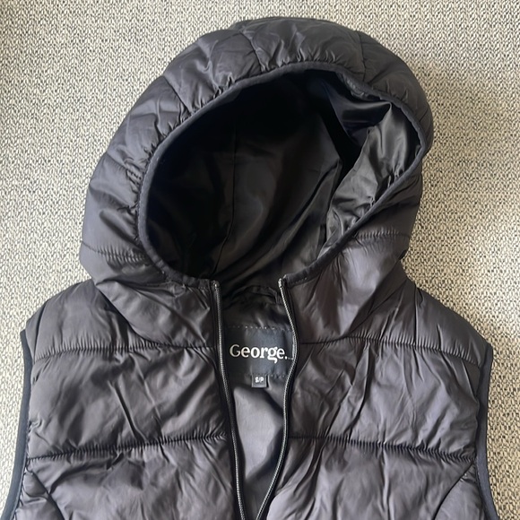 George Hooded Vest - Picture 2 of 3